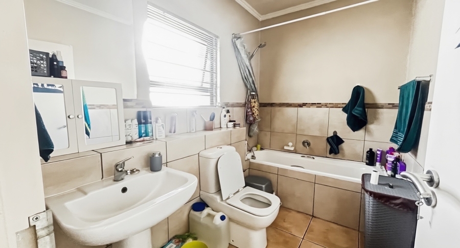1 Bedroom Property for Sale in Sunninghill Gauteng