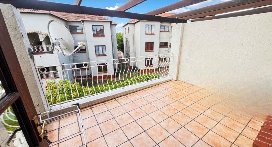 2 Bedroom Property for Sale in Sunninghill Gauteng