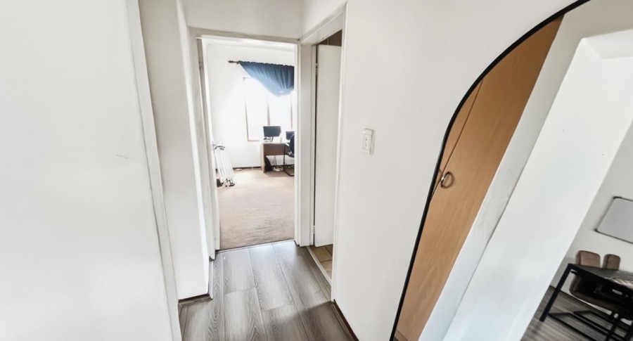 2 Bedroom Property for Sale in Sunninghill Gauteng