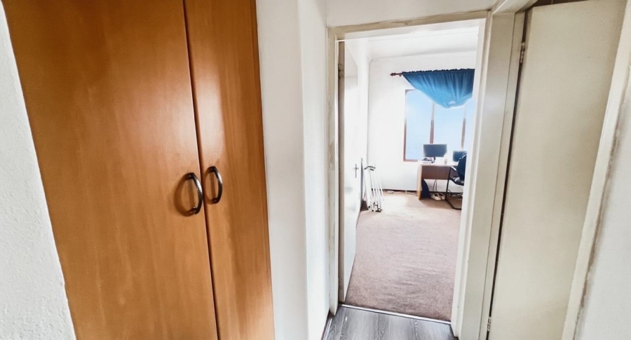 2 Bedroom Property for Sale in Sunninghill Gauteng