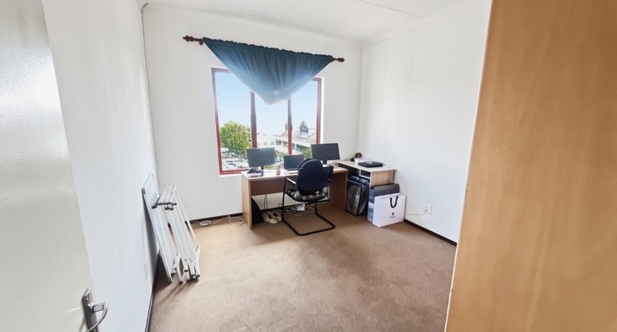 2 Bedroom Property for Sale in Sunninghill Gauteng