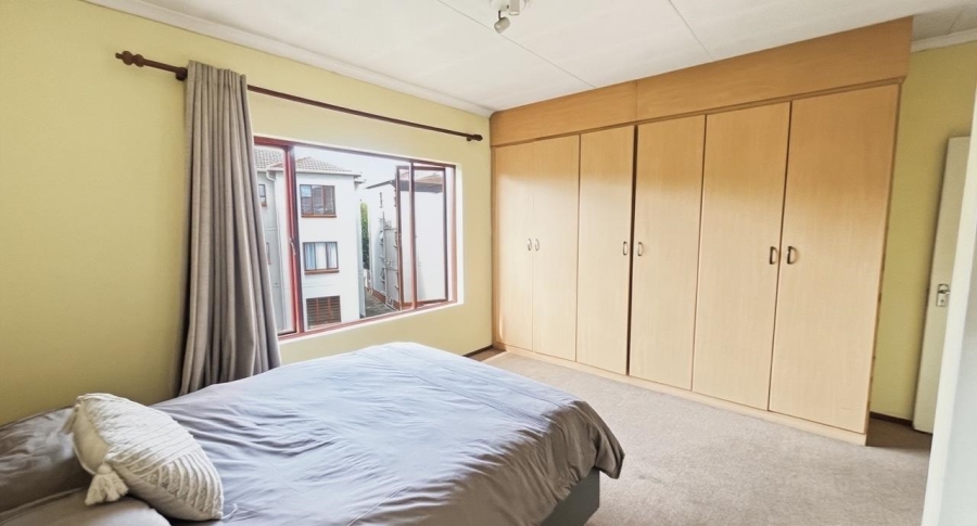 2 Bedroom Property for Sale in Sunninghill Gauteng