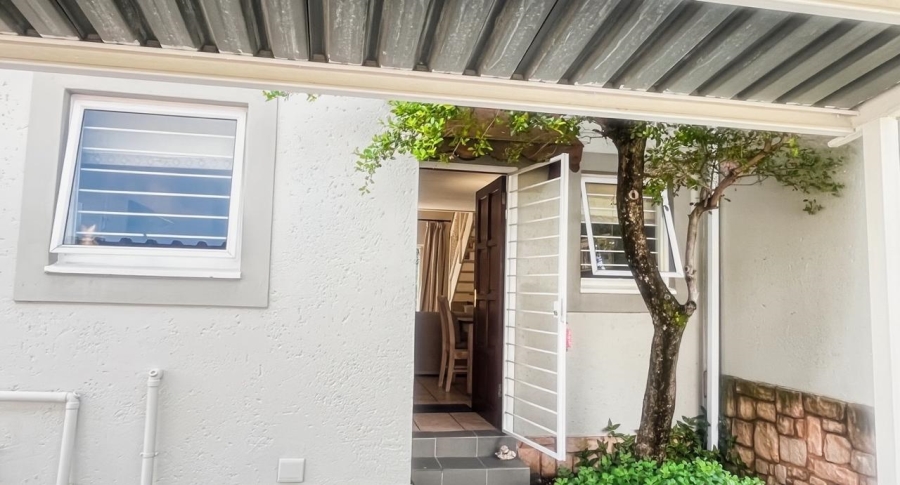 2 Bedroom Property for Sale in Sunninghill Gauteng