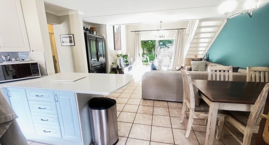 2 Bedroom Property for Sale in Sunninghill Gauteng