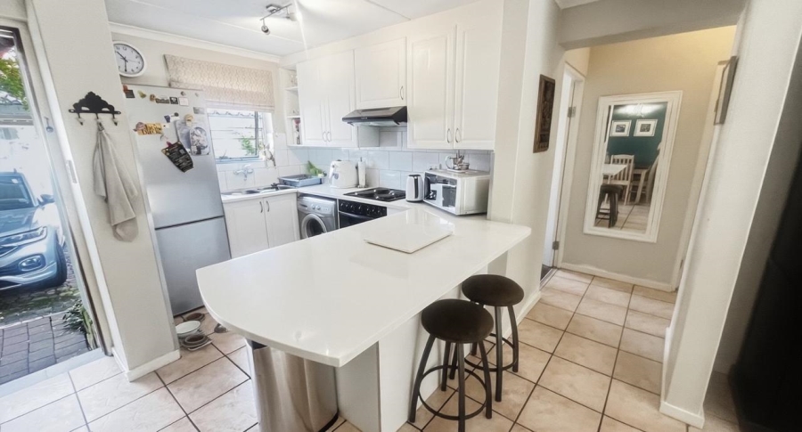 2 Bedroom Property for Sale in Sunninghill Gauteng