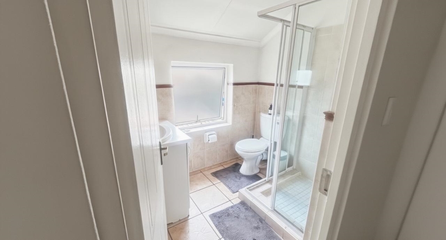 2 Bedroom Property for Sale in Sunninghill Gauteng