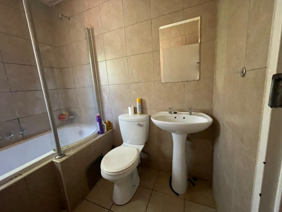 2 Bedroom Property for Sale in Noordwyk Gauteng