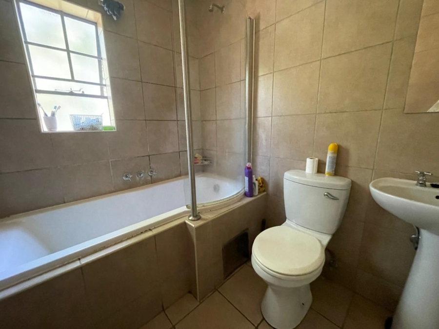 2 Bedroom Property for Sale in Noordwyk Gauteng