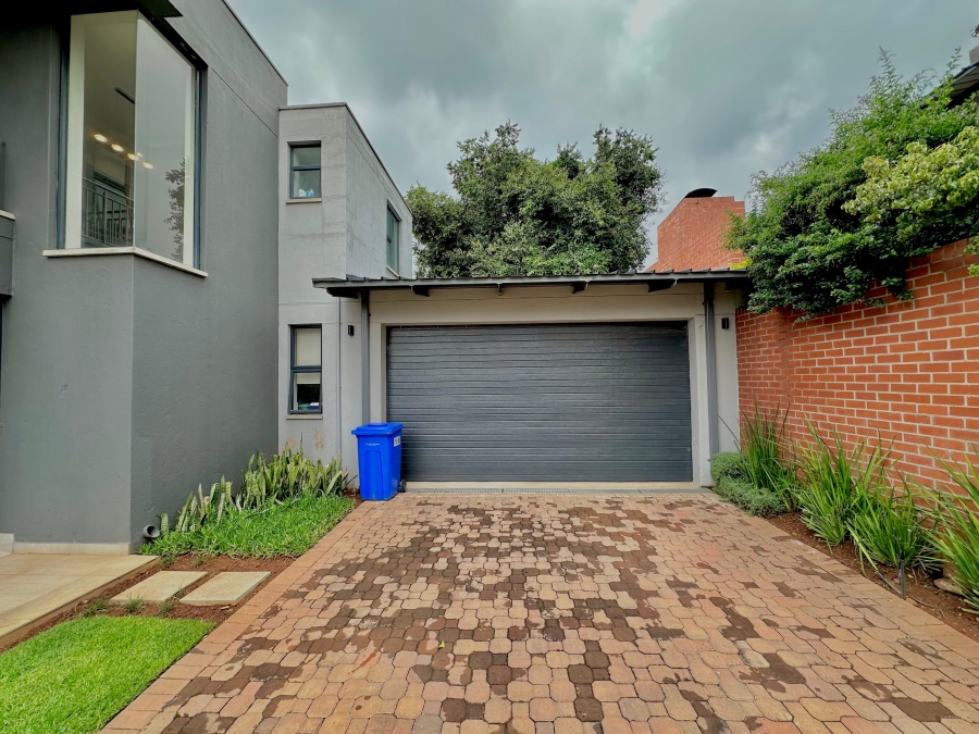 3 Bedroom Property for Sale in Queenswood Gauteng