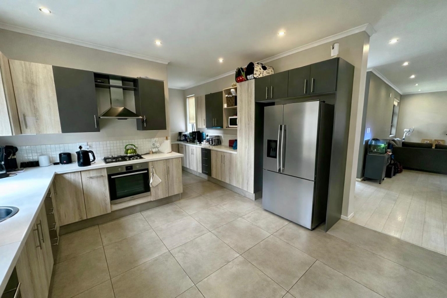 3 Bedroom Property for Sale in Queenswood Gauteng
