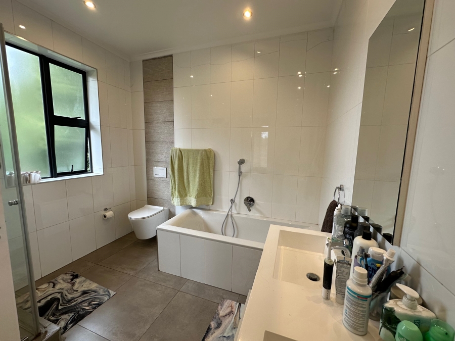 3 Bedroom Property for Sale in Queenswood Gauteng