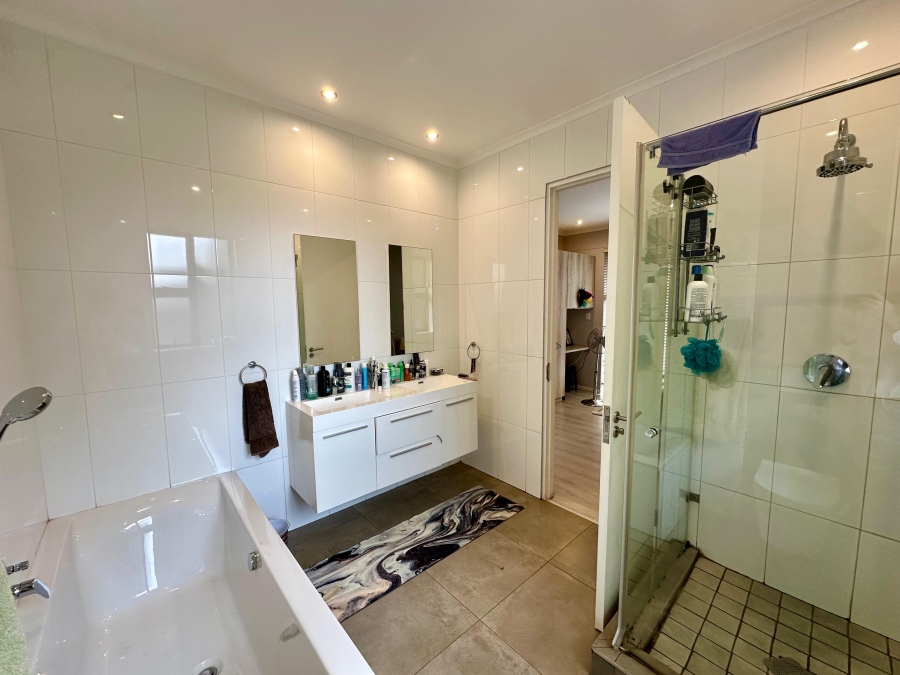 3 Bedroom Property for Sale in Queenswood Gauteng