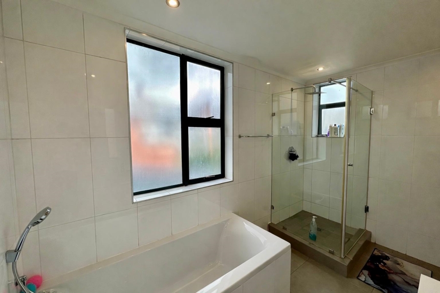 3 Bedroom Property for Sale in Queenswood Gauteng