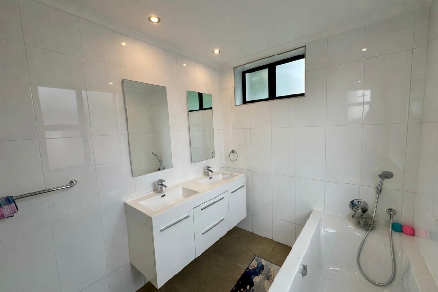 3 Bedroom Property for Sale in Queenswood Gauteng