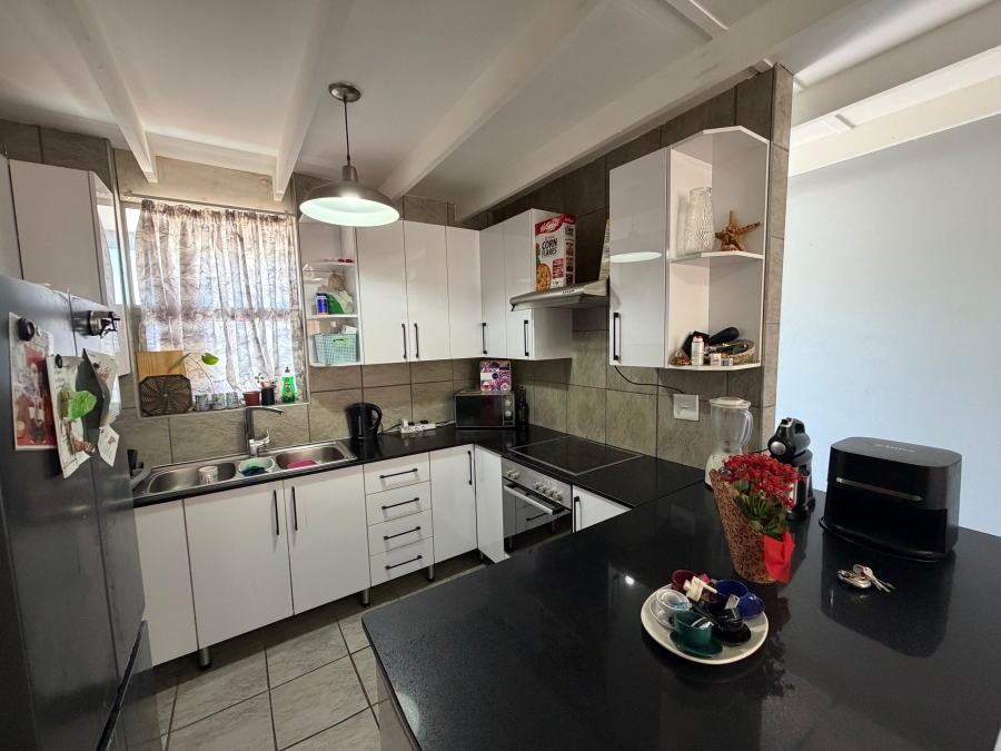 1 Bedroom Property for Sale in Waverley Gauteng