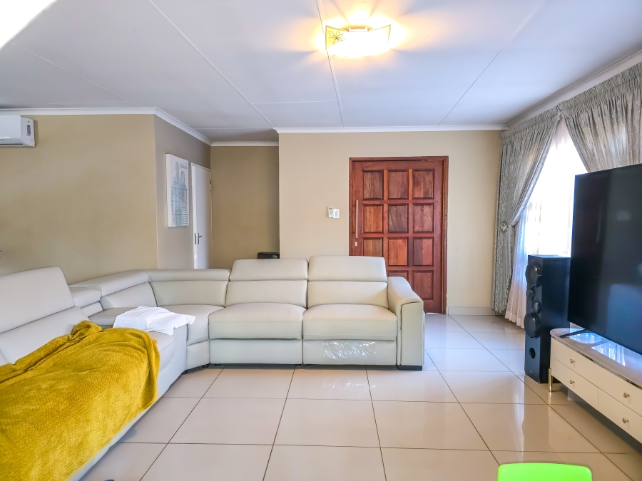 3 Bedroom Property for Sale in Eldorette Gauteng