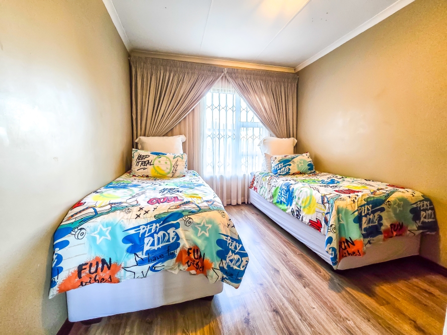 3 Bedroom Property for Sale in Eldorette Gauteng