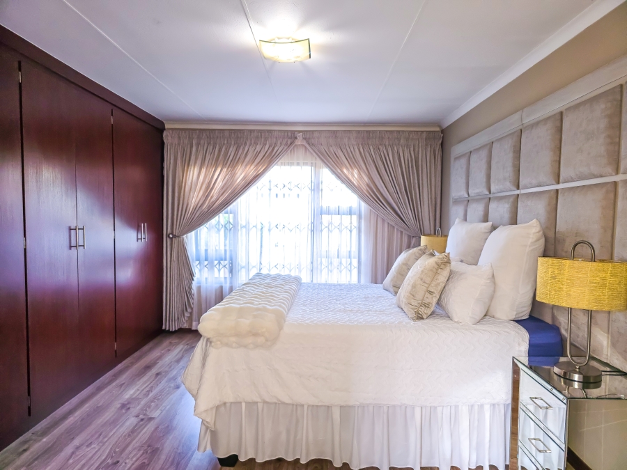 3 Bedroom Property for Sale in Eldorette Gauteng