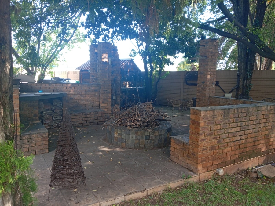 3 Bedroom Property for Sale in Vanderbijlpark SE 2 Gauteng