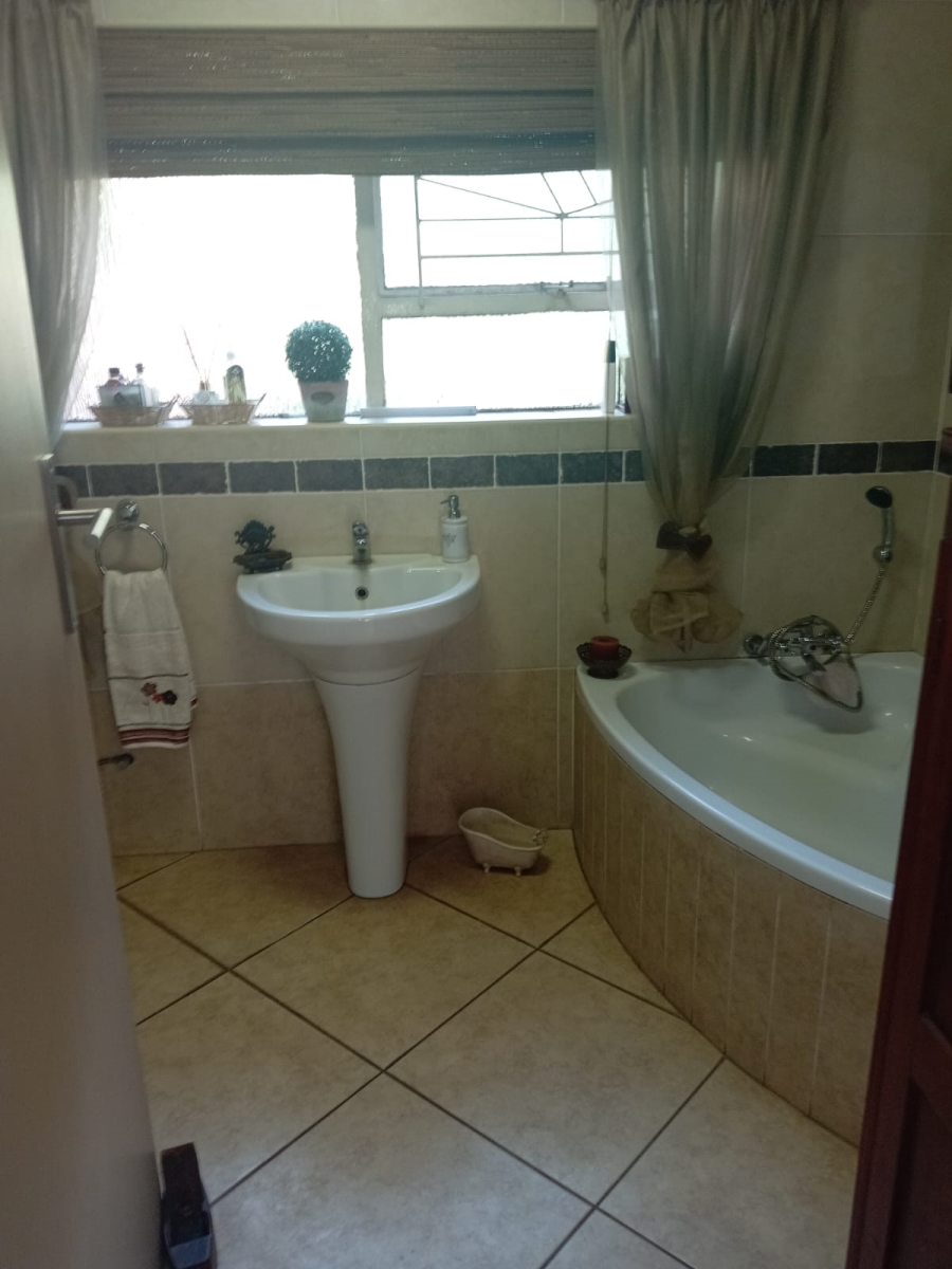 3 Bedroom Property for Sale in Vanderbijlpark SE 2 Gauteng
