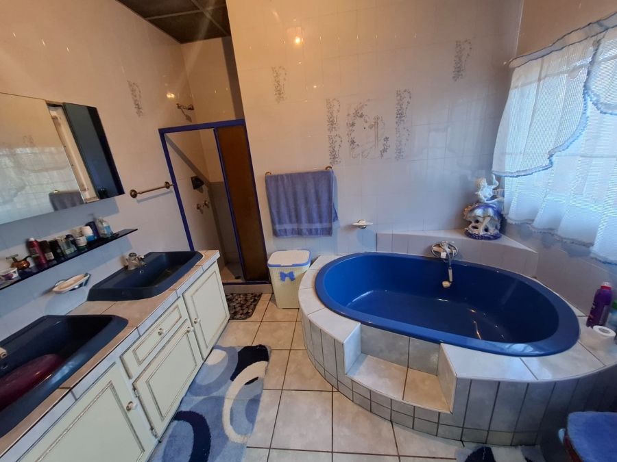 3 Bedroom Property for Sale in Andeon AH Gauteng