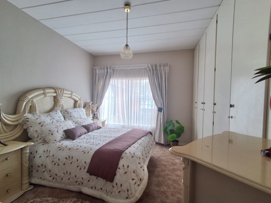 2 Bedroom Property for Sale in Vanderbijlpark CE 3 Gauteng