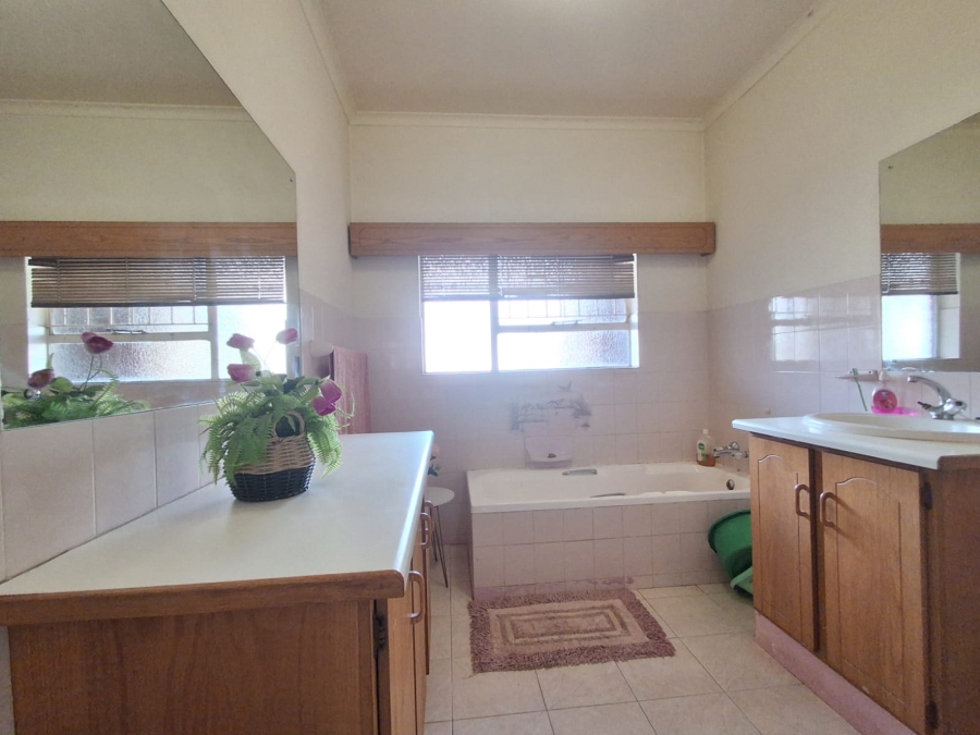 2 Bedroom Property for Sale in Vanderbijlpark CE 3 Gauteng