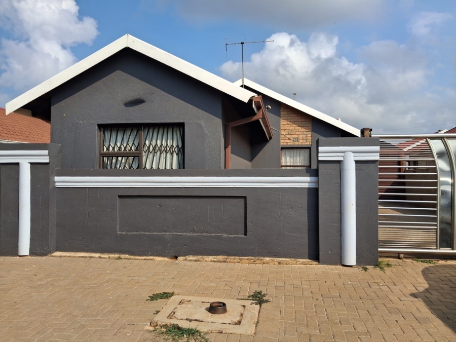 3 Bedroom Property for Sale in Sebokeng Zone 14 Gauteng