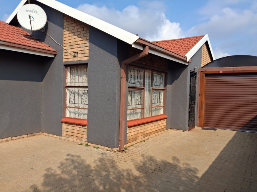 3 Bedroom Property for Sale in Sebokeng Zone 14 Gauteng