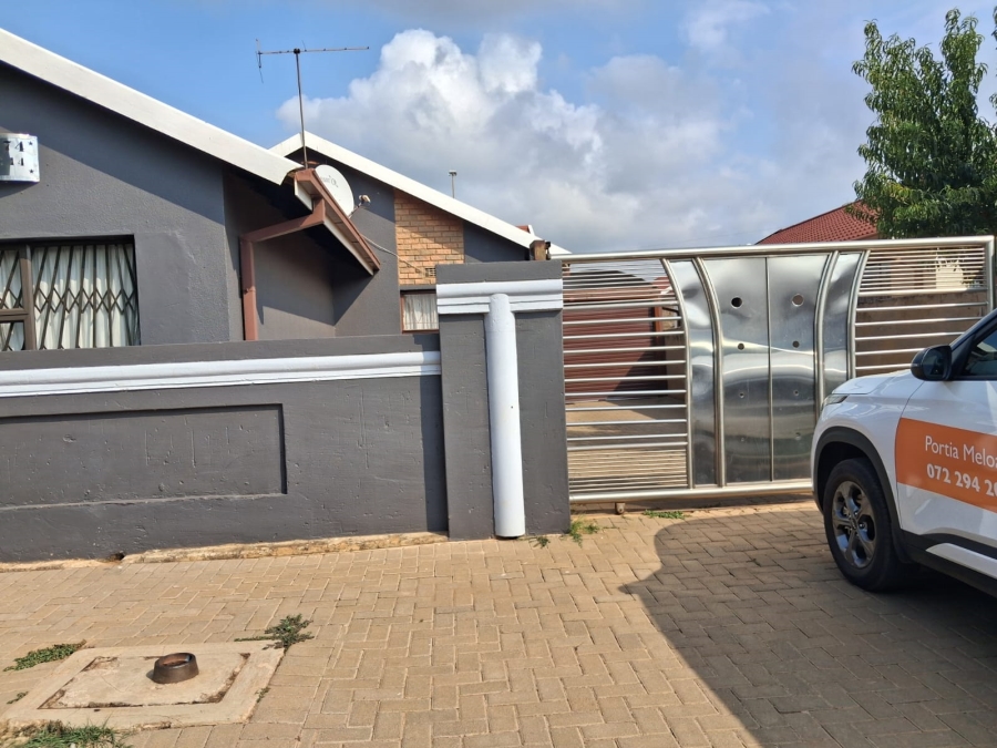 3 Bedroom Property for Sale in Sebokeng Zone 14 Gauteng