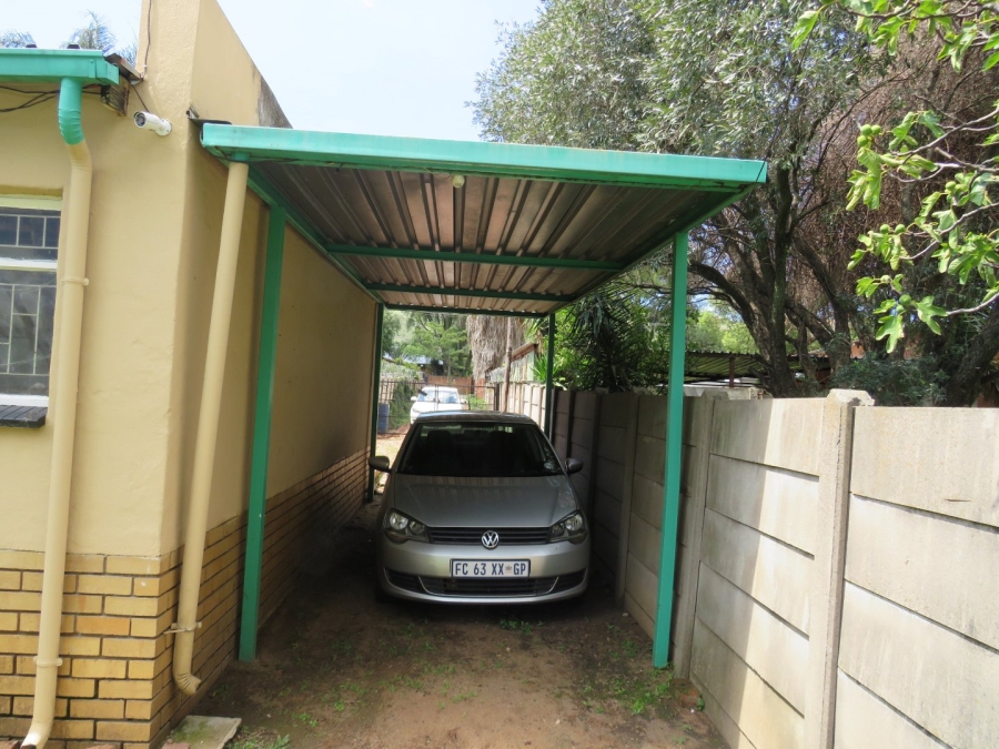 4 Bedroom Property for Sale in Mountain View Gauteng