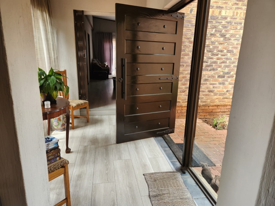 4 Bedroom Property for Sale in Linden Gauteng