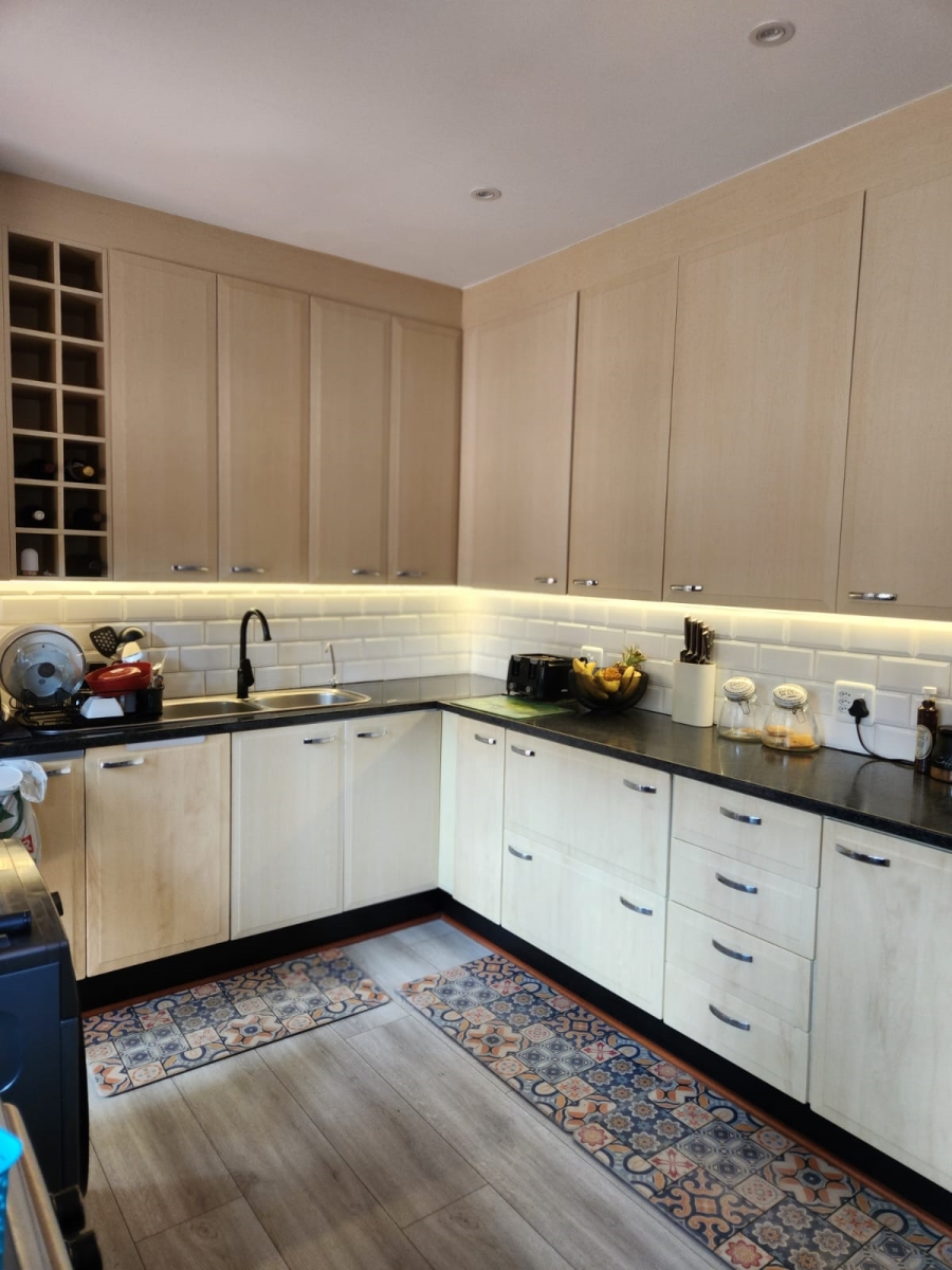 4 Bedroom Property for Sale in Linden Gauteng