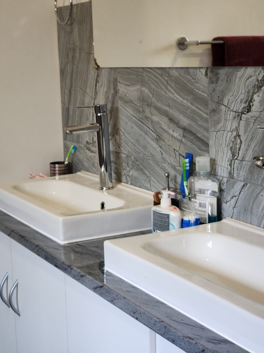 4 Bedroom Property for Sale in Linden Gauteng