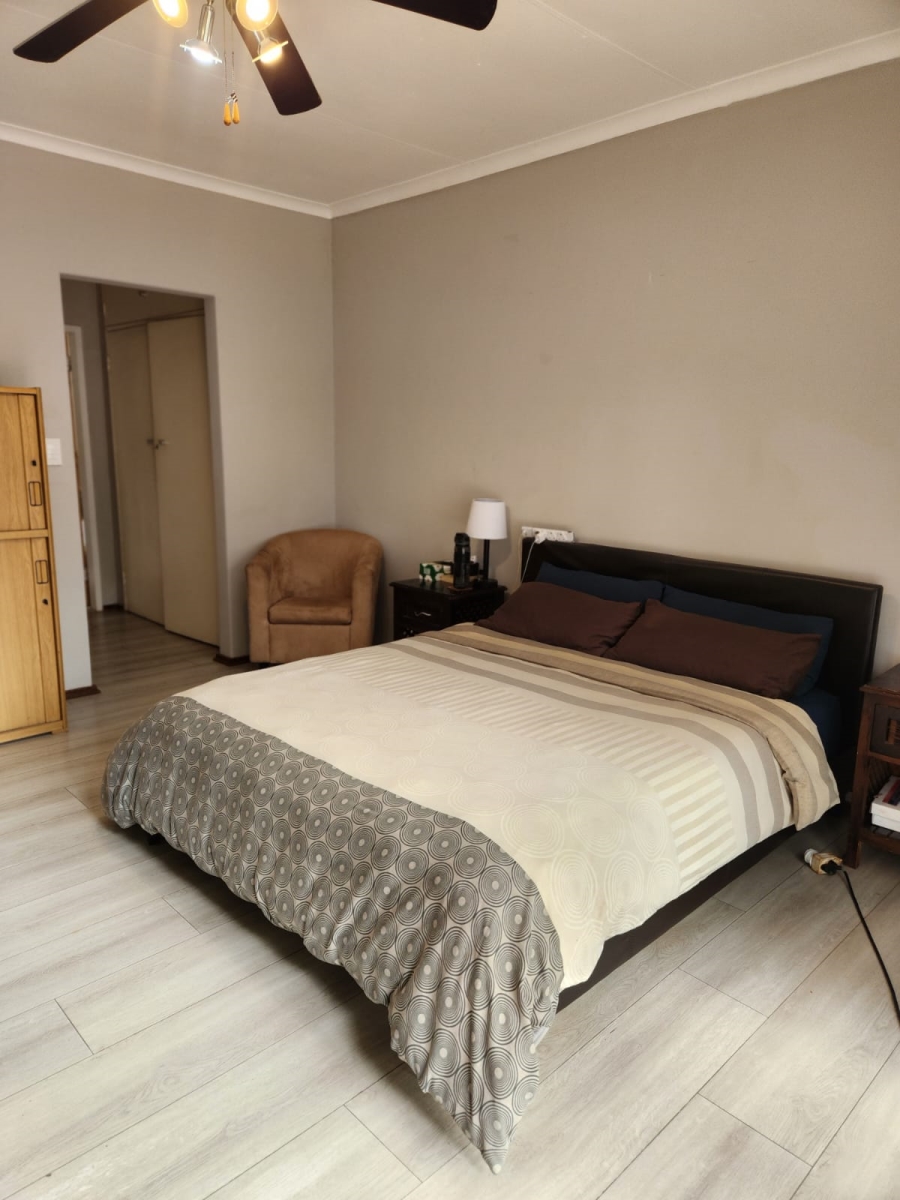 4 Bedroom Property for Sale in Linden Gauteng