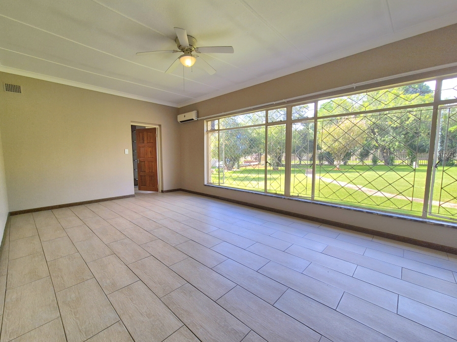 3 Bedroom Property for Sale in Sonneveld Gauteng
