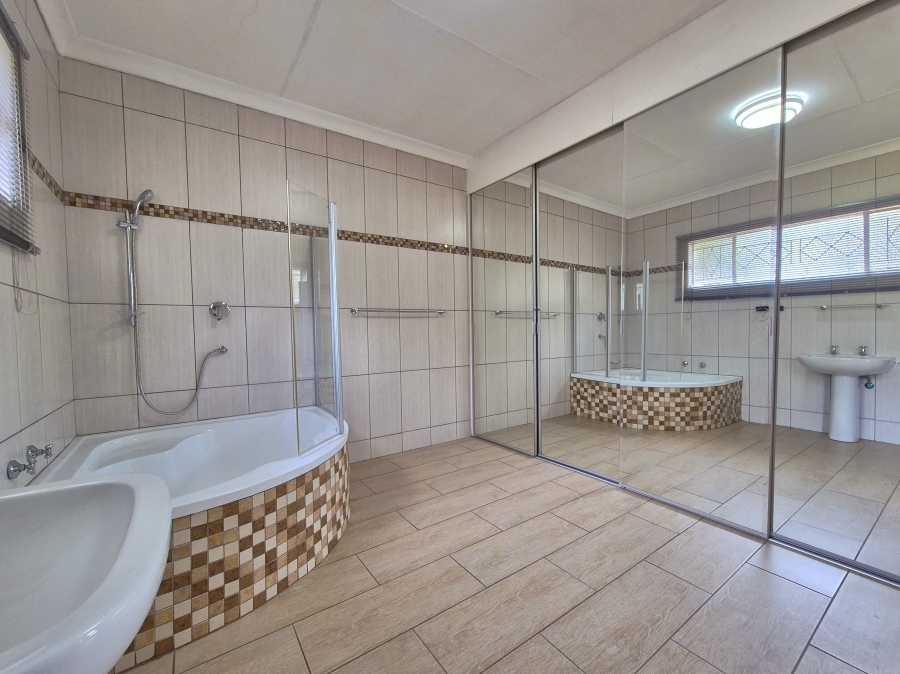 3 Bedroom Property for Sale in Sonneveld Gauteng