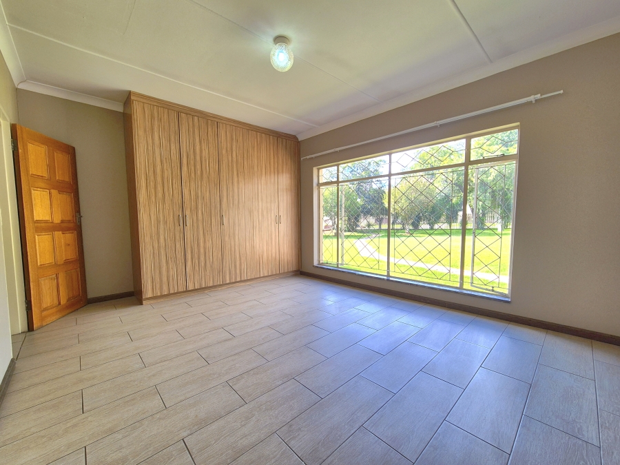 3 Bedroom Property for Sale in Sonneveld Gauteng