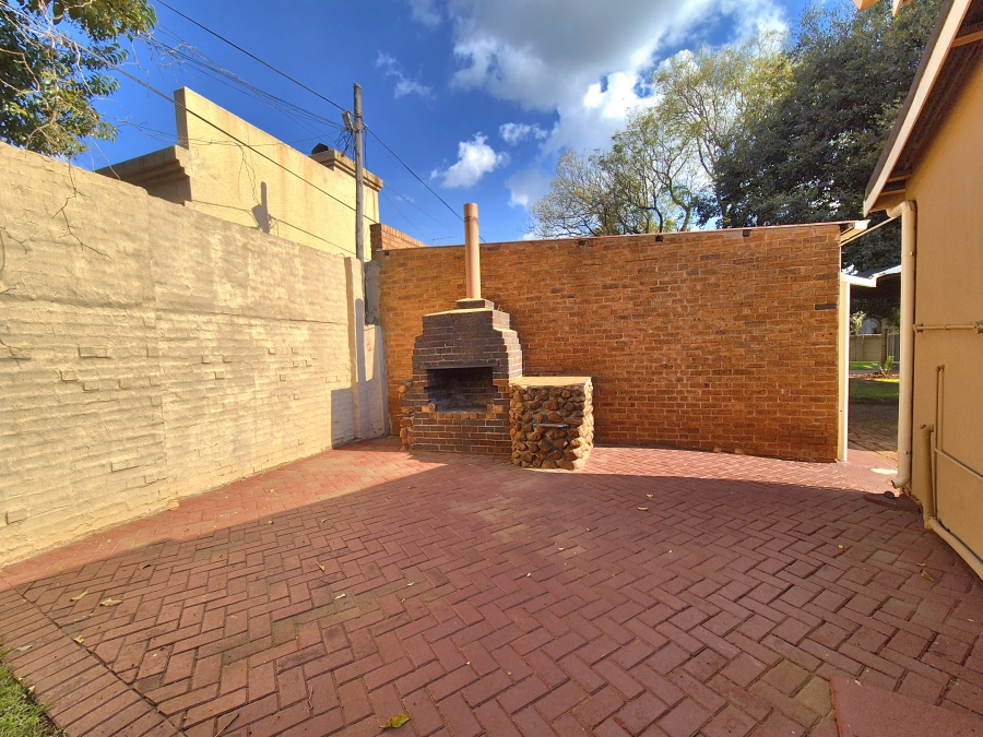 3 Bedroom Property for Sale in Sonneveld Gauteng