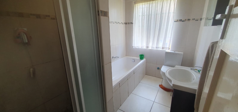 3 Bedroom Property for Sale in Selection Park Gauteng