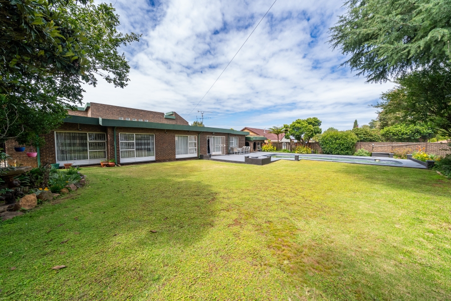 5 Bedroom Property for Sale in Farrarmere Gauteng