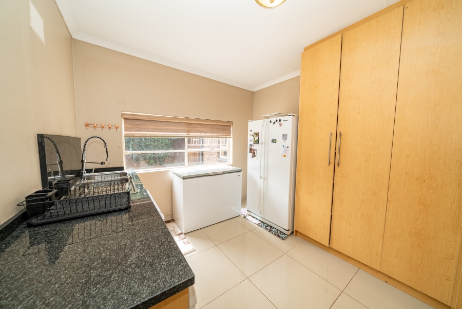 5 Bedroom Property for Sale in Farrarmere Gauteng