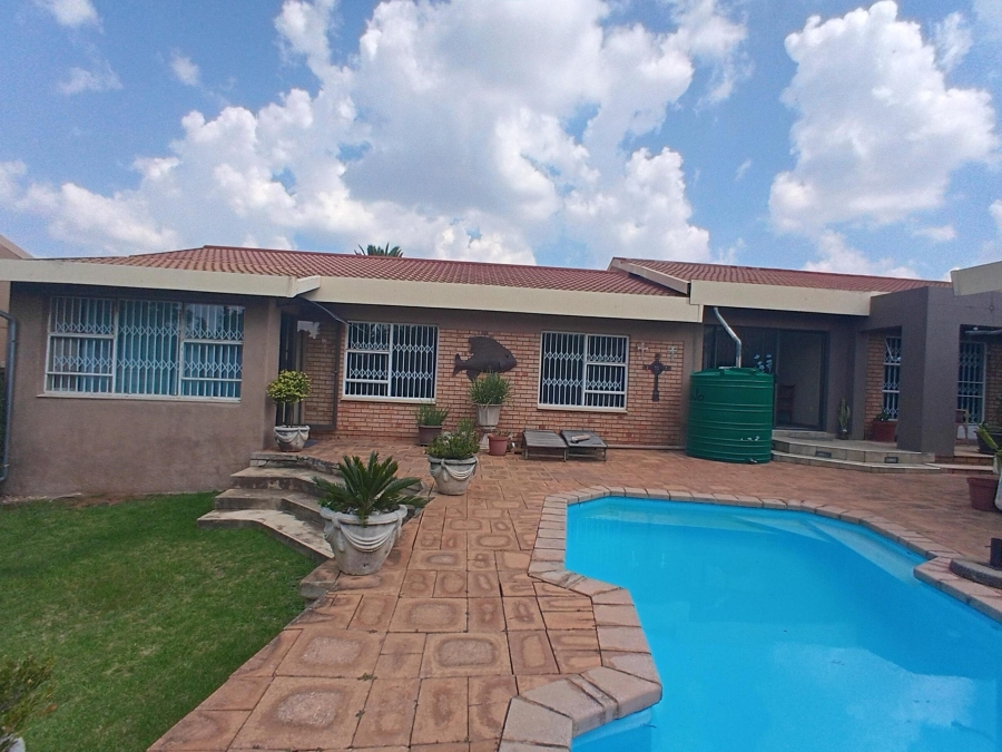 3 Bedroom Property for Sale in Fochville Gauteng