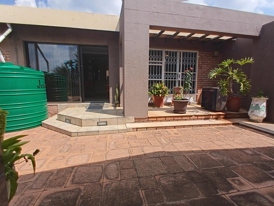 3 Bedroom Property for Sale in Fochville Gauteng