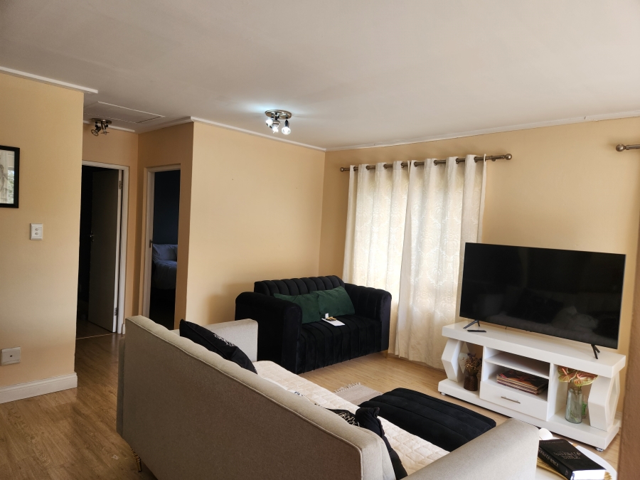 To Let 2 Bedroom Property for Rent in Jackal Creek Golf Estate Gauteng