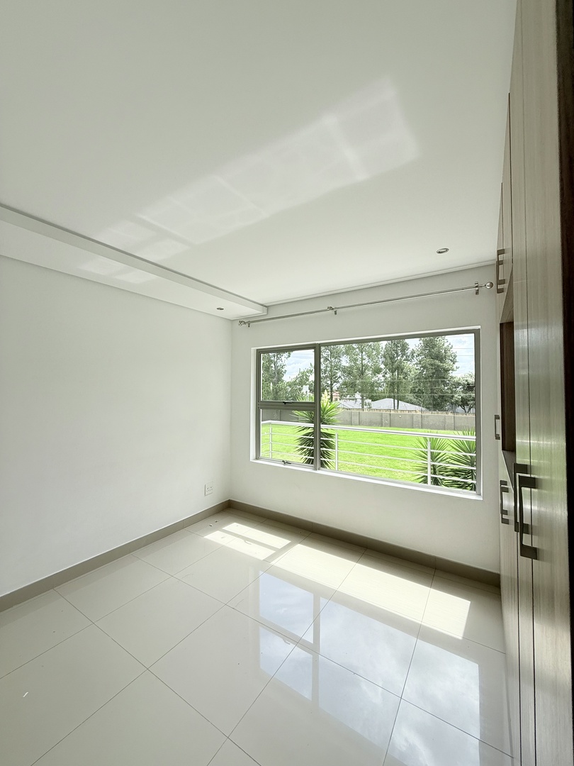 To Let 2 Bedroom Property for Rent in Broadacres Gauteng