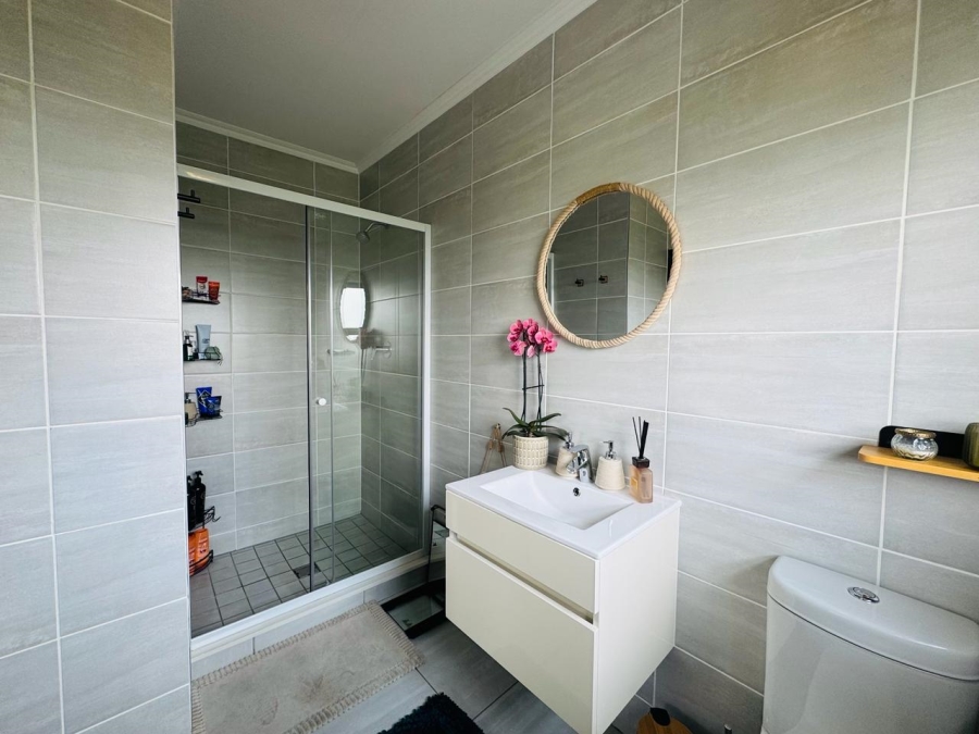 1 Bedroom Property for Sale in Waterfall Gauteng