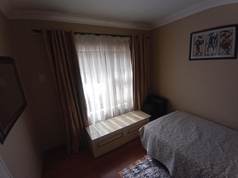 3 Bedroom Property for Sale in Mulbarton Gauteng