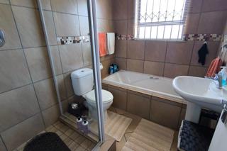 2 Bedroom Property for Sale in Albertsdal Gauteng