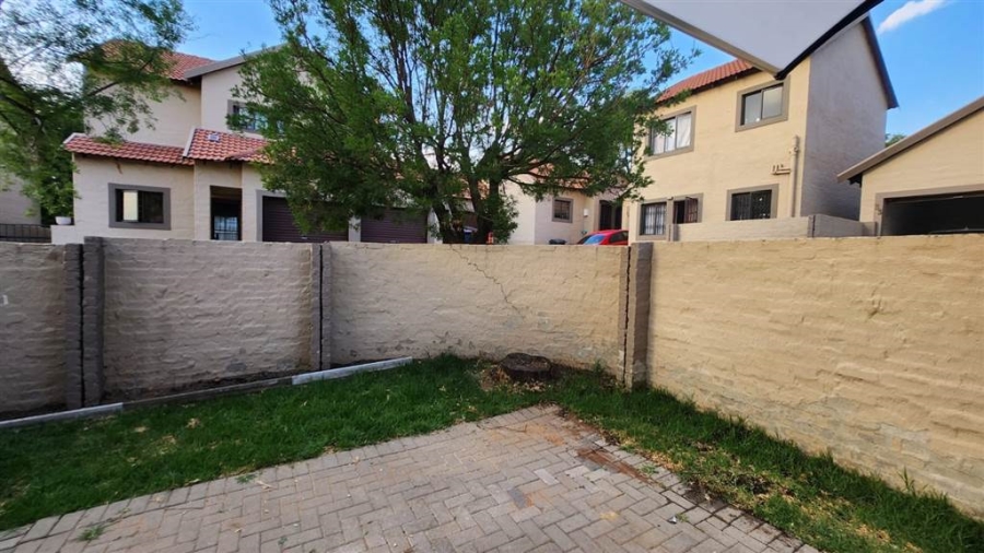 2 Bedroom Property for Sale in Halfway Gardens Gauteng